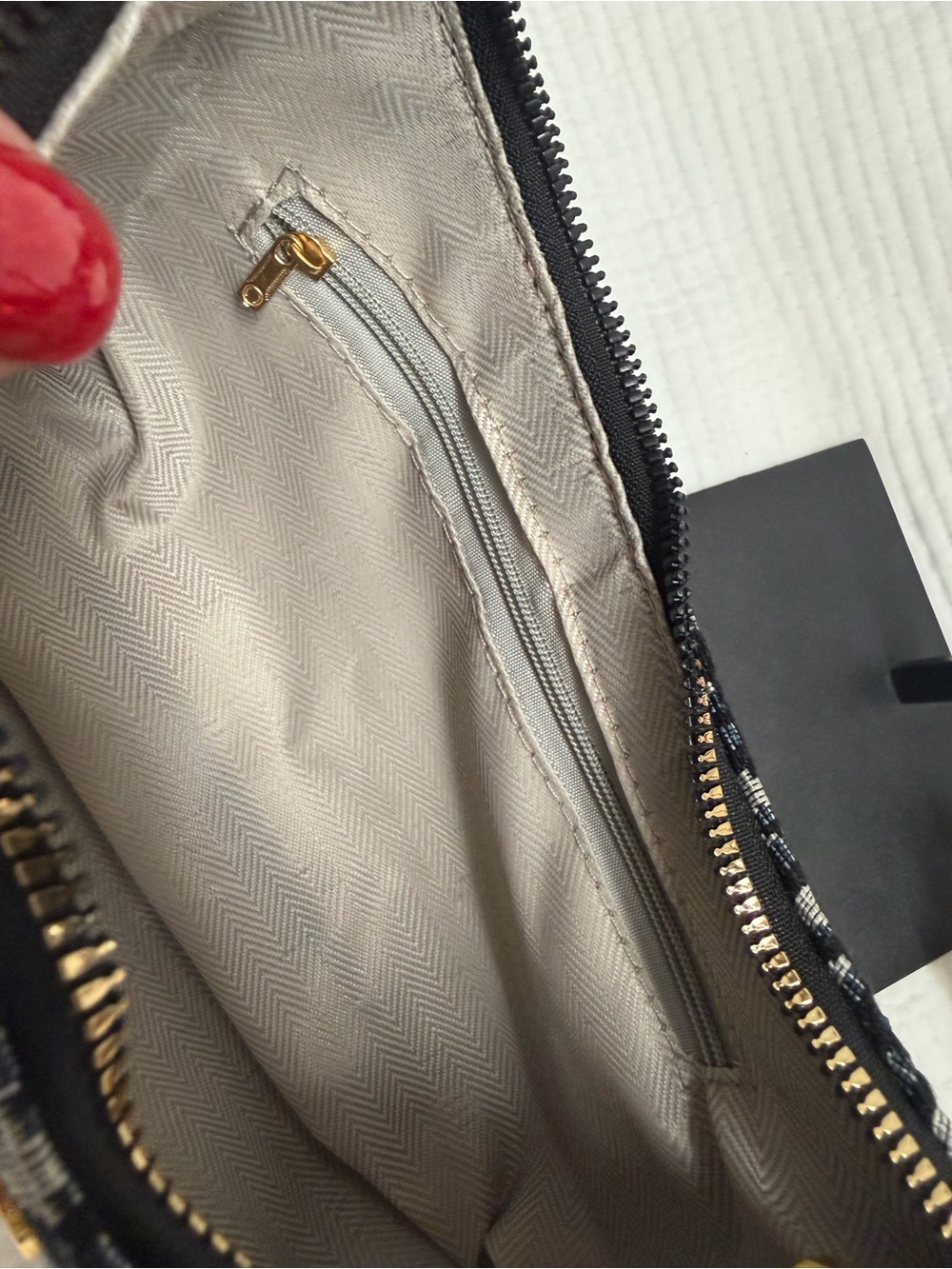 Navy and Cream Small Shoulder Bag - Picture 4 of 7